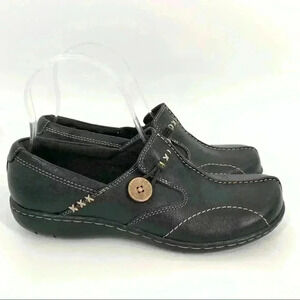 New Clarks womens flats size 6W black leather Comfort loafers